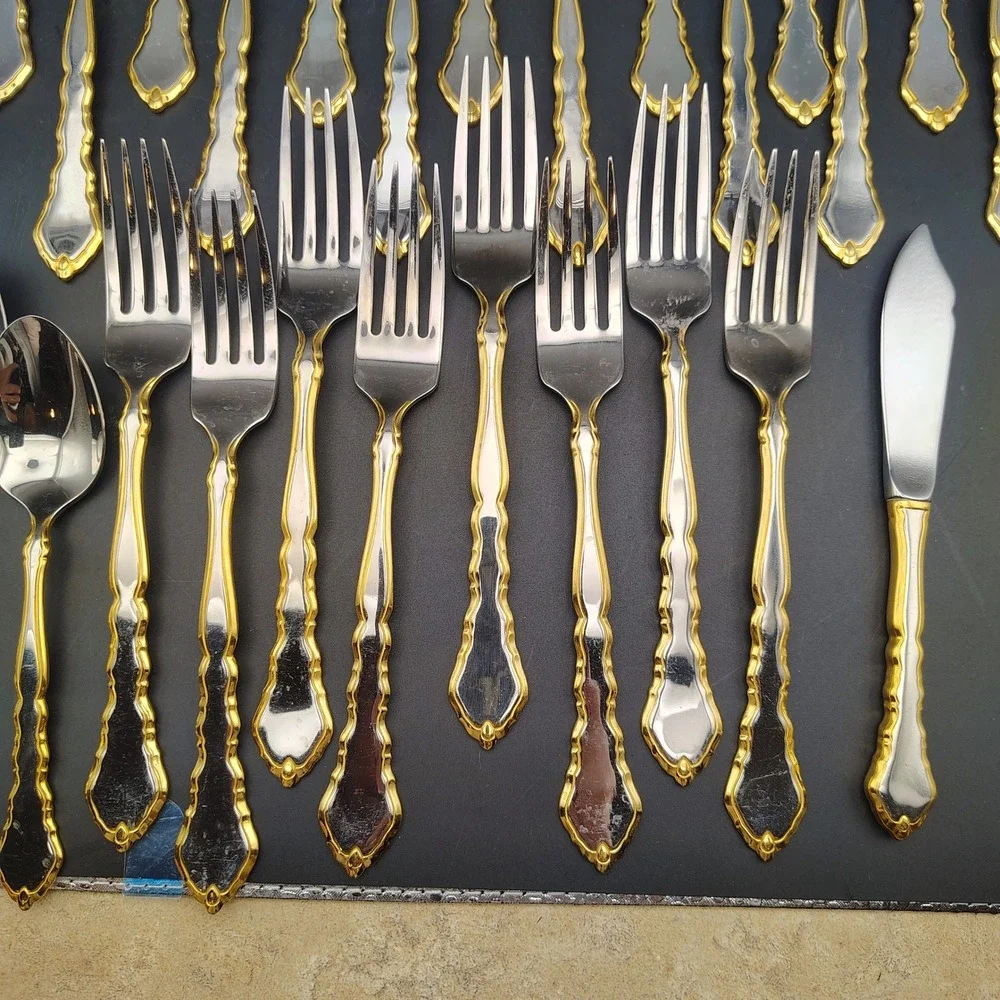 Vtg Oneida Golden Royal Chippendale Flatware Set for 8 Gold Trim Stainless 45 pc